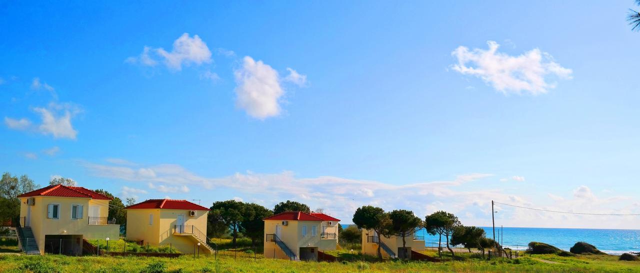 Romanos Beach Villas Exterior foto